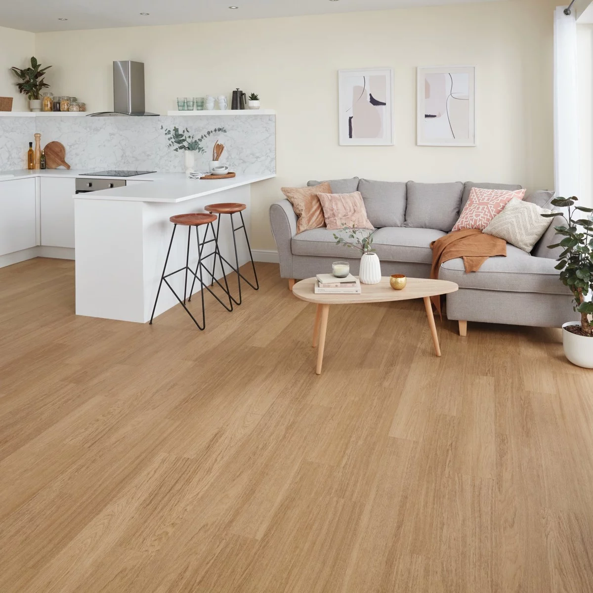 Knight Tile Natural Studio Oak KP151
