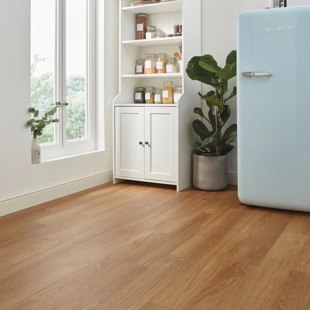 Rigid Core White Painted Oak SCB-KP105-6